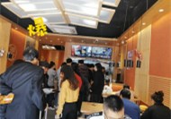 上班族接手4家如意餛飩店，家家生意翻番，賺爆！
